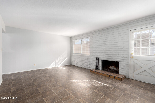 Building Photo - 3031 S Rural Rd