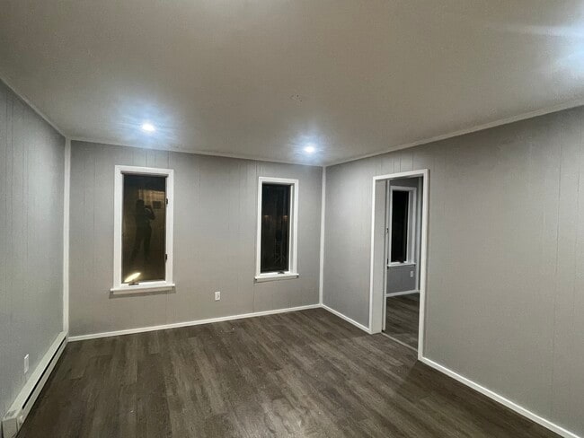 Building Photo - 561 Titus Ave