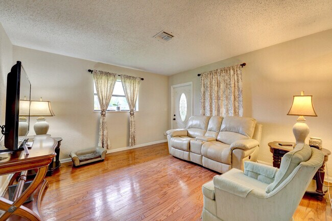 Foto del edificio - 141 SE Serenata Ct