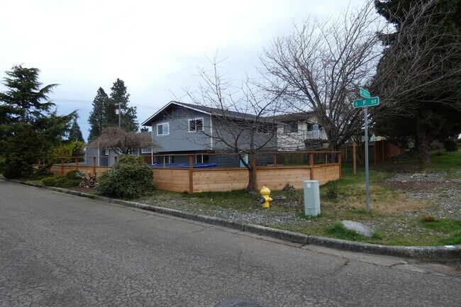 Foto del edificio - High Quality - Great Neighborhood