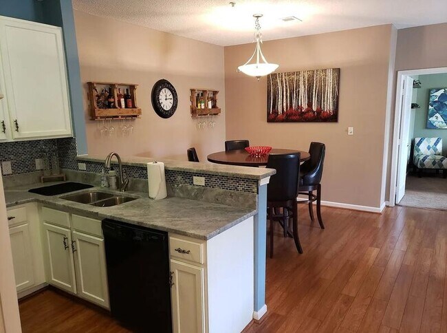 Building Photo - 830 Brassie Ln