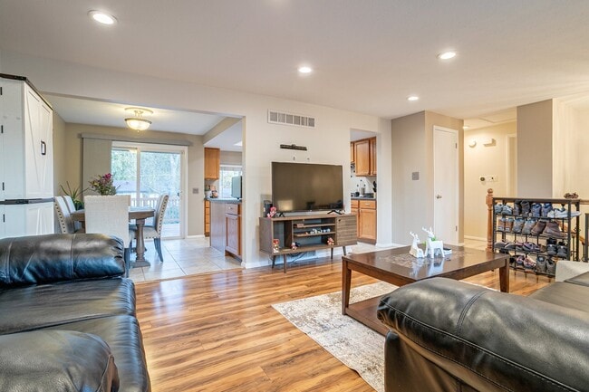 Photo - 7500 Teller St Apartment