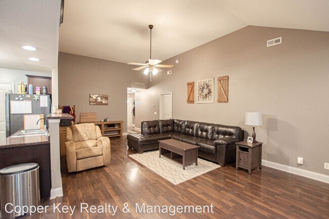 Building Photo - 3 br, 2 bath House - 423 Leslie Wood Drive