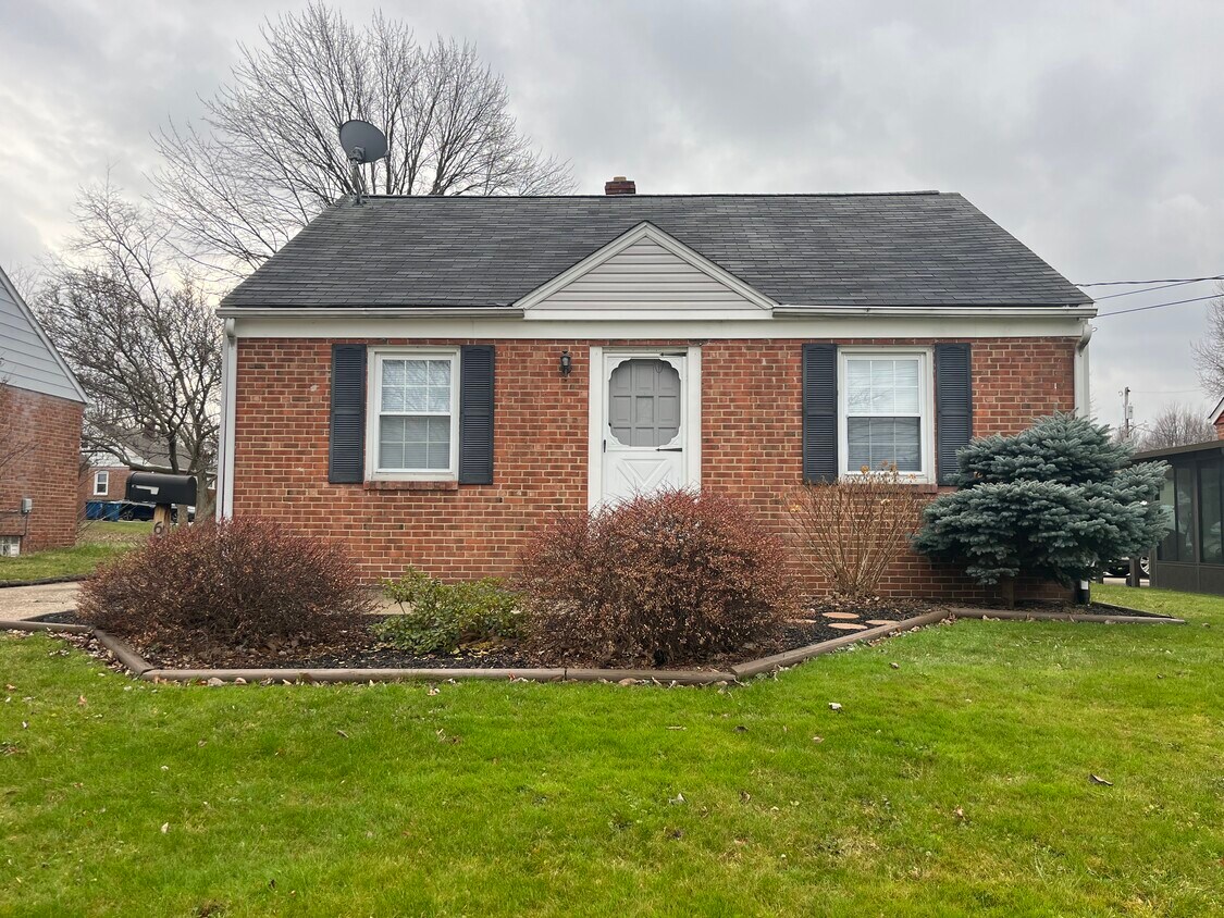 Foto principal - 673 Cedarbrook Dr
