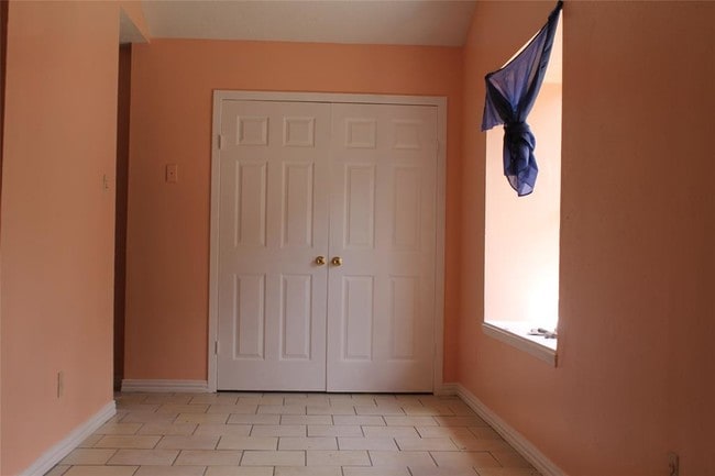 Foto del edificio - 3134 Woodmont Dr