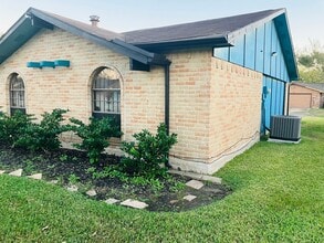 Building Photo - 14426 Kemrock Dr