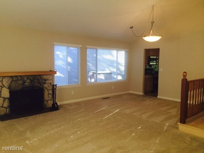 Building Photo - 3 br, 2 bath House - 4405 Striped Maple Ct