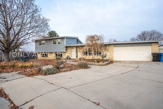 Building Photo - 661 E 60 N