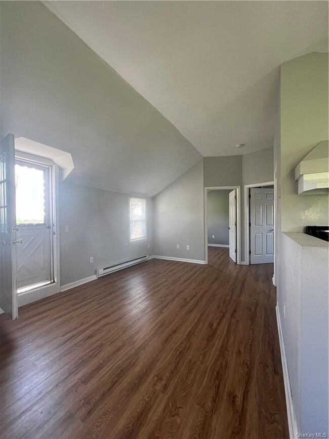 Building Photo - 10 Mulberry Ln
