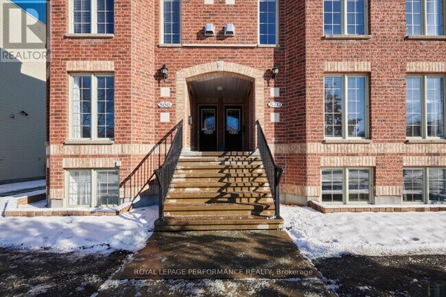 Photo du bâtiment - 870 Longfields Dr