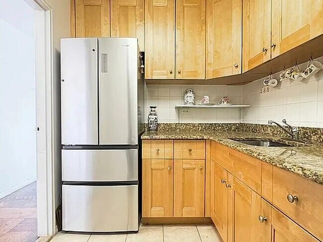 Foto del edificio - 86-15 Broadway