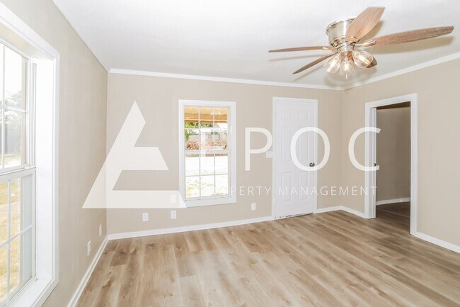 Foto del edificio - 635 E 3rd St