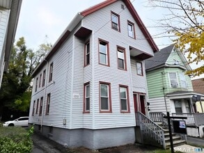Building Photo - 186 Farren Ave