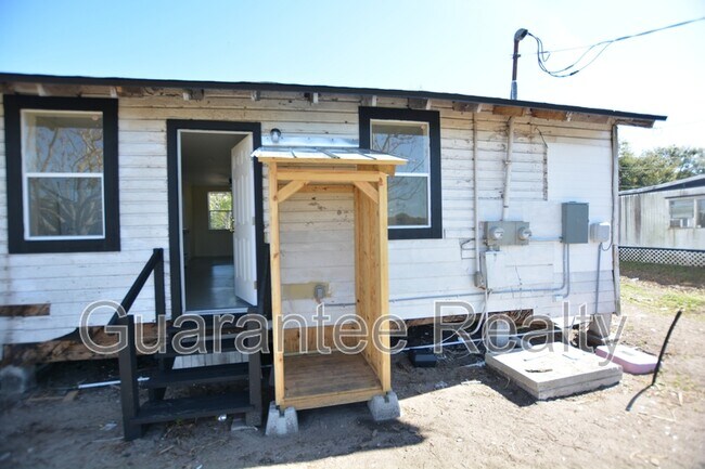 Foto del edificio - 2726 Shamrock Dr