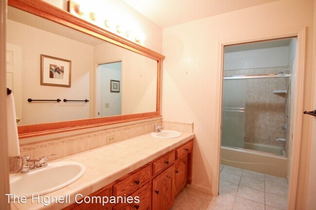 Foto del edificio - 4 br, 2 bath House - 735 Silverado Estates