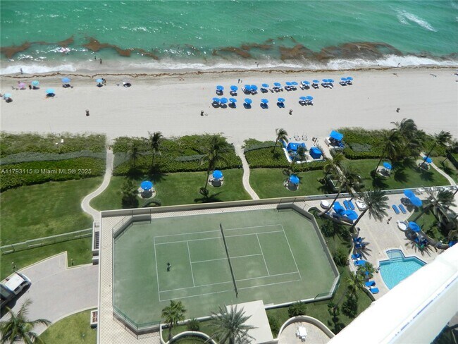 Foto del edificio - 17555 Collins Ave