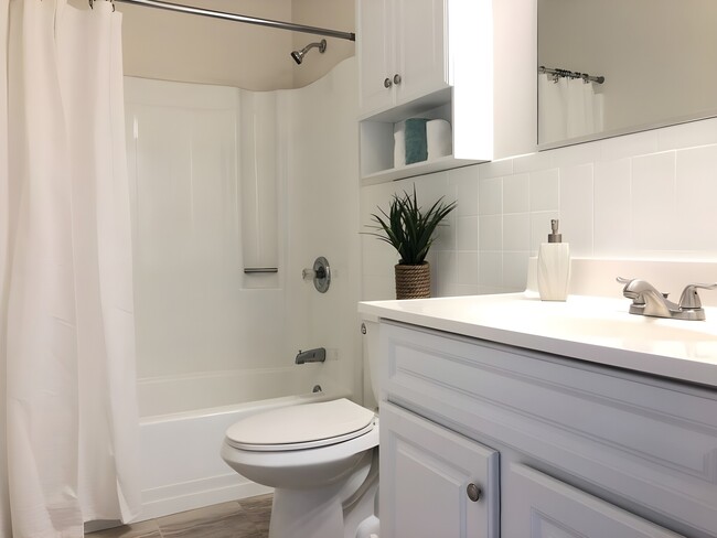 Building Photo - Brunswick Apartments