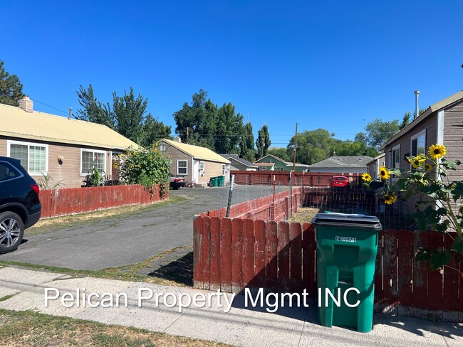 Building Photo - 2129 Orchard Ave