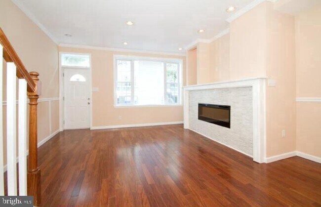 Building Photo - 1237 E Berks St