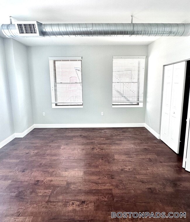 Building Photo - 26 Portland St