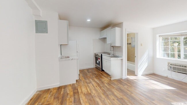 Building Photo - 26 Sunset Terrace