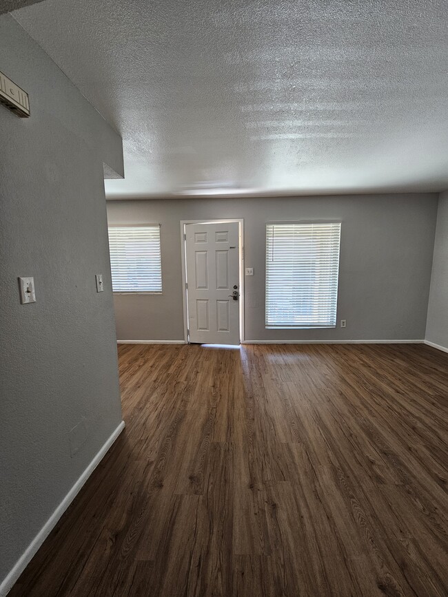 Foto del edificio - 11350 W Tennessee Ave