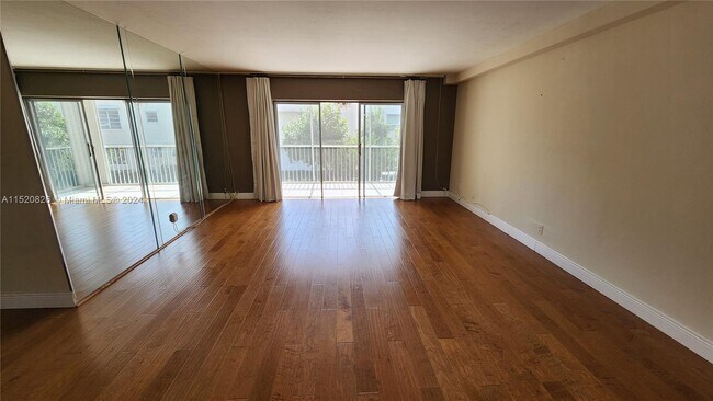 Building Photo - 10150 Collins Ave