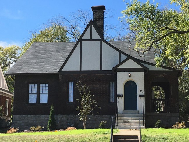 Vista frontal desde la fila de música - 1509 17th Ave S