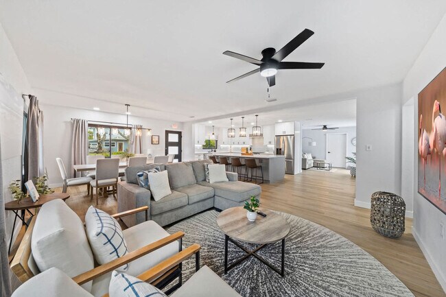 Foto del edificio - 115 Esther Dr