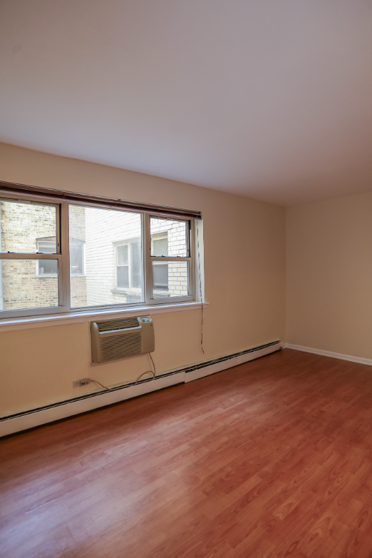 Building Photo - 459 W Briar Pl