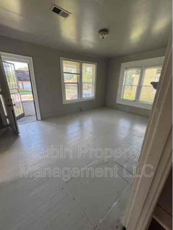 Building Photo - 1036 Alice Ave