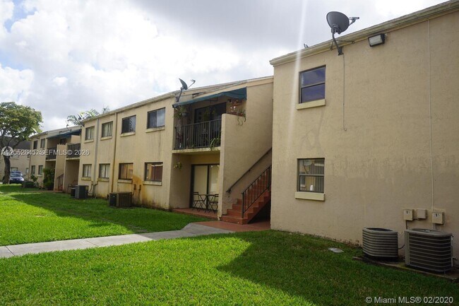 Building Photo - 7403 SW 152nd Ave