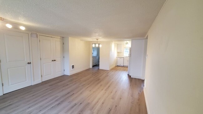 Building Photo - 15358 NE Dopp Rd