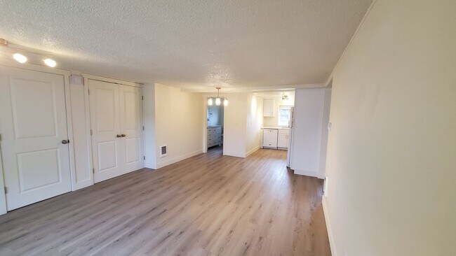 Foto del edificio - 15358 NE Dopp Rd