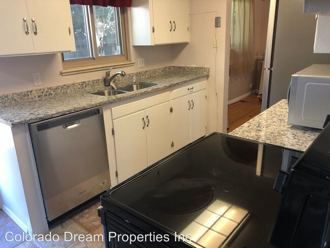 Building Photo - 4 br, 2 bath House - 2349 Oakland St