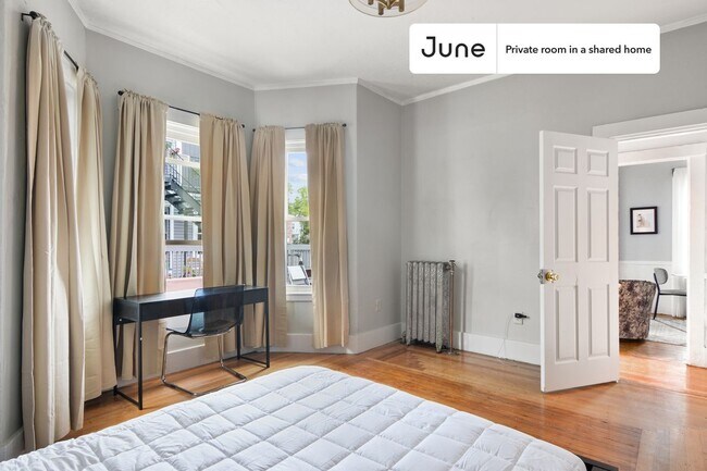 Foto del edificio - Room in Shared 4 bed/2.5 bath home in Allston