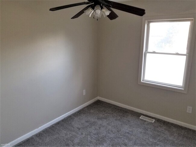 Building Photo - 3 br, 3.5 bath Townhome - 576 Crestwood St SW