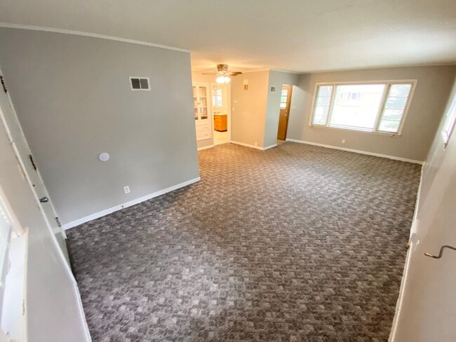 Building Photo - 3 Bed Home Near NDSU