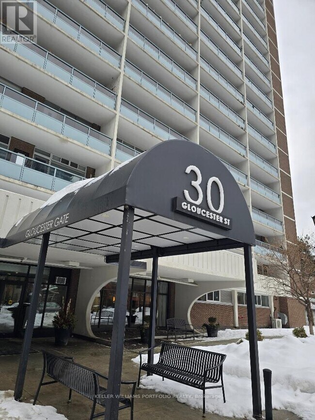 Photo du bâtiment - 30 Gloucester St
