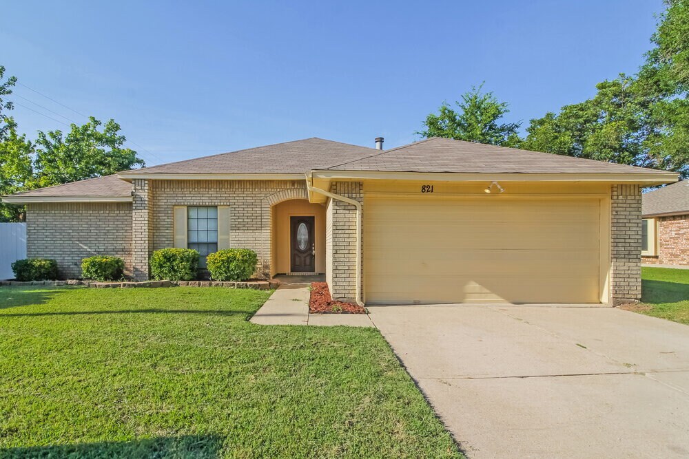 Foto principal - 821 Clement Dr