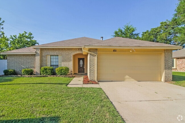Building Photo - 821 Clement Dr