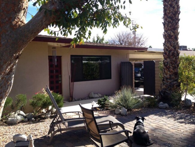 Foto del edificio - 666 N Plaza Amigo