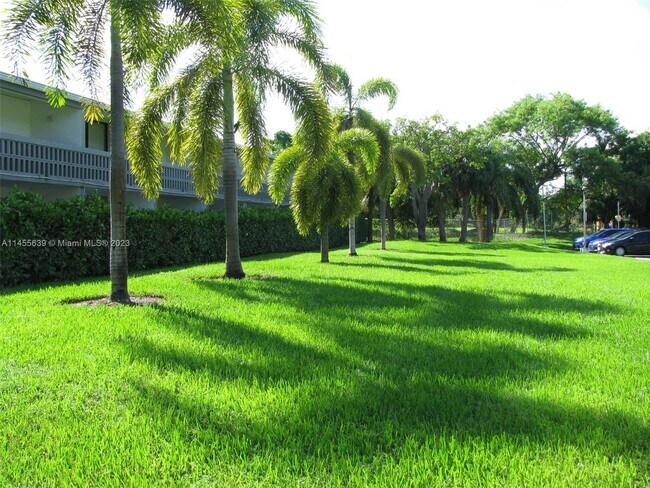 Foto del edificio - 750 NE 195th St