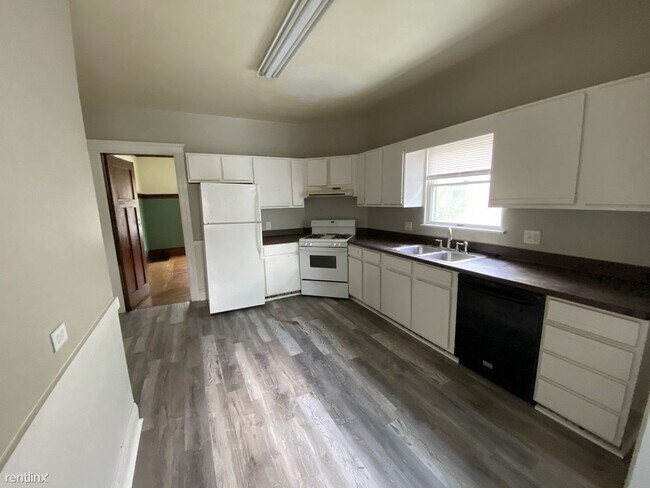 Foto del edificio - 4 br, 2 bath House - 1220 Forest Ave