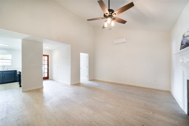 Foto del edificio - 12302 Kitty Brook Dr