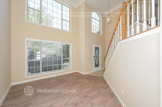 Building Photo - 710 Suwanee Lakes Cir NW