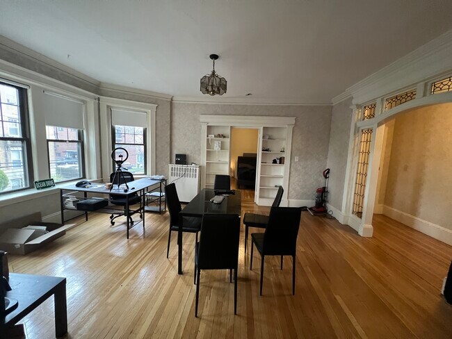 Building Photo - 73 Longwood Ave