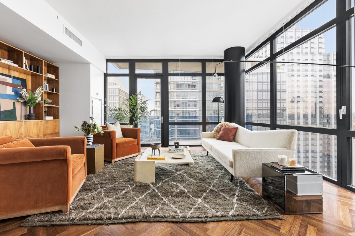 Primary Photo - Fully Renovated 3BR w/ Incredible Views