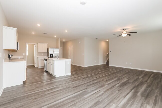 Building Photo - 577 Knightsbridge Ln