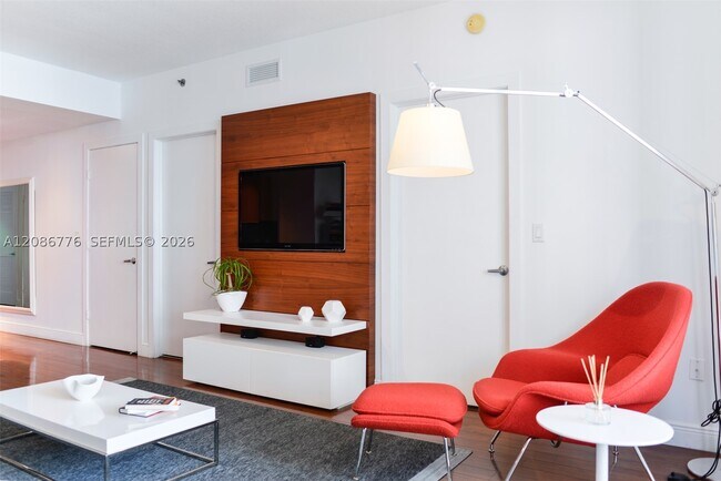 Building Photo - 1060 Brickell Ave